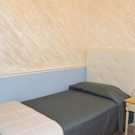 Nouvel Hotel Des Bains Пезаро Экстерьер фото