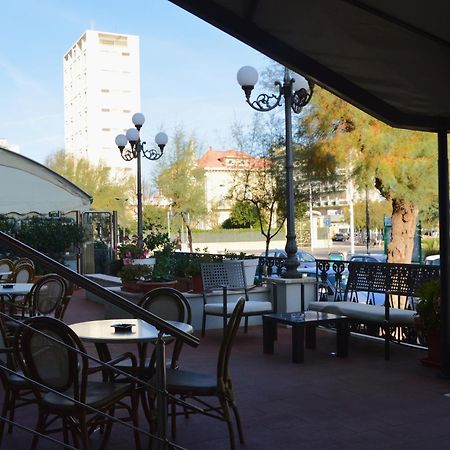 Nouvel Hotel Des Bains Пезаро Экстерьер фото