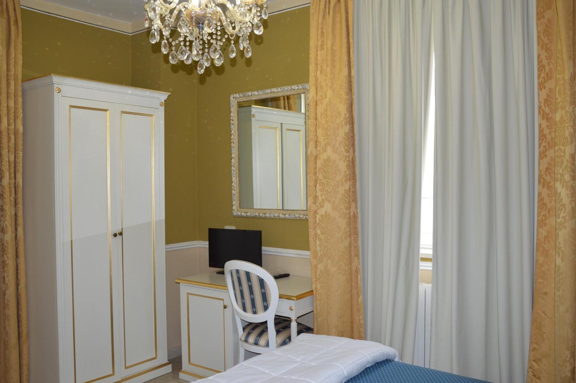 Nouvel Hotel Des Bains Пезаро Номер фото