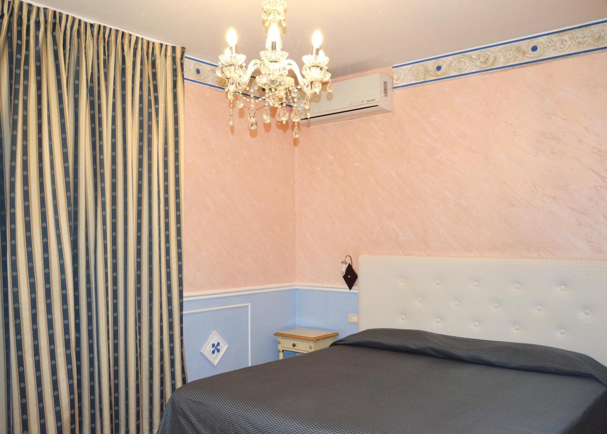 Nouvel Hotel Des Bains Пезаро Номер фото
